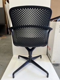 Keyn chair  |  Swivel base